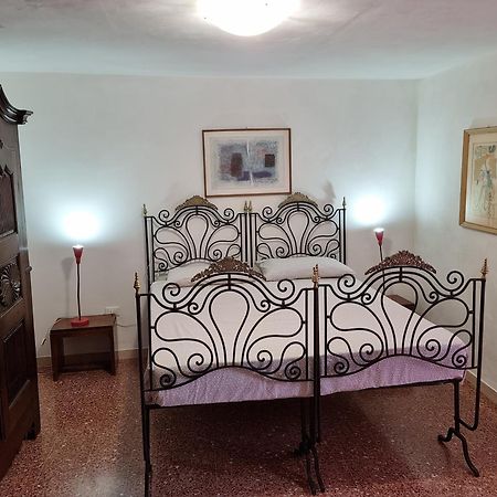 Appartamento il Grillo Fossato di Vico Esterno foto